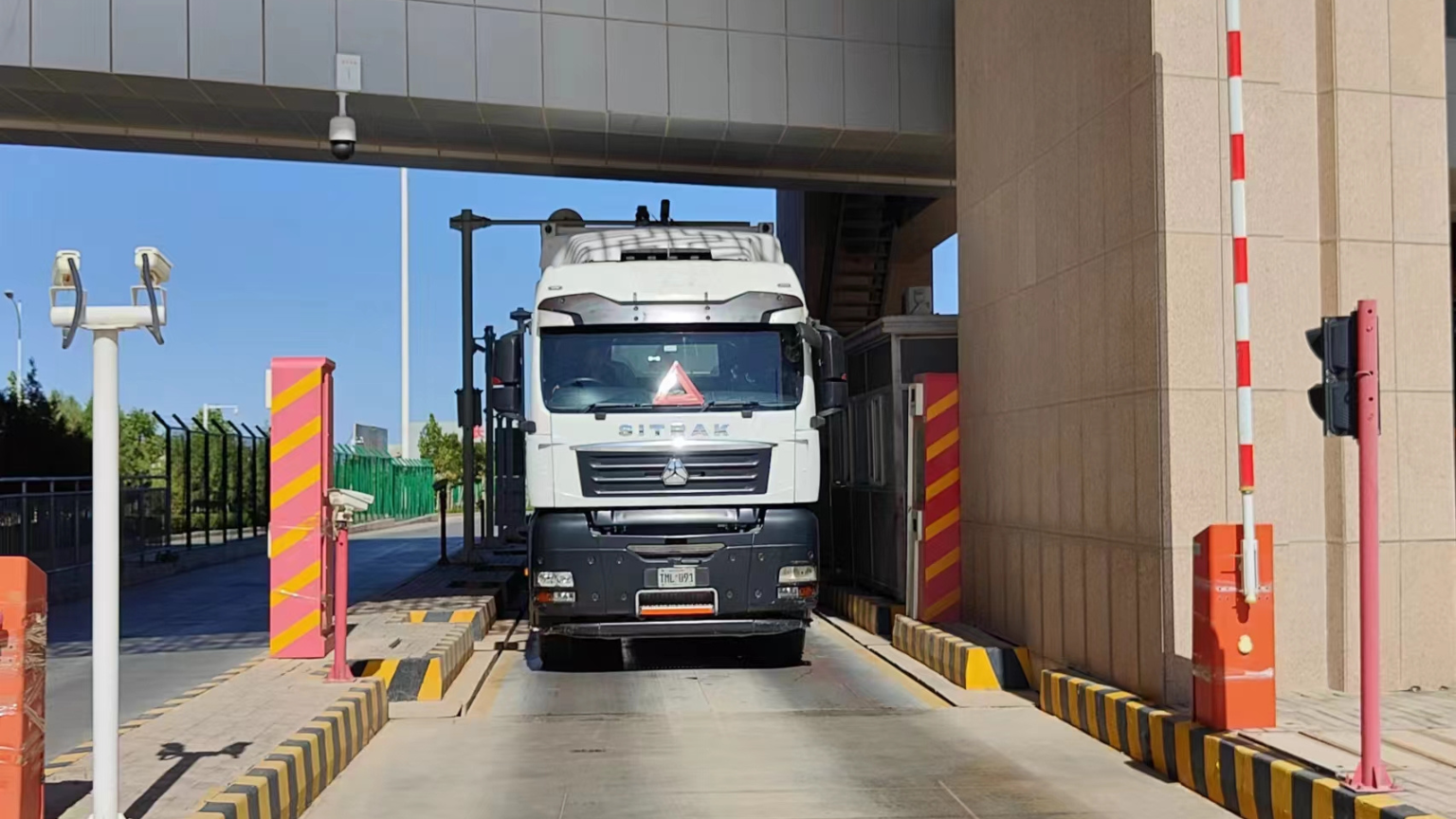 The Kashgar TIR Logistics Hub, a one-stop-shop consolidating all essential TIR transit services under one roof, is now helping ship goods from China to Afghanistan.