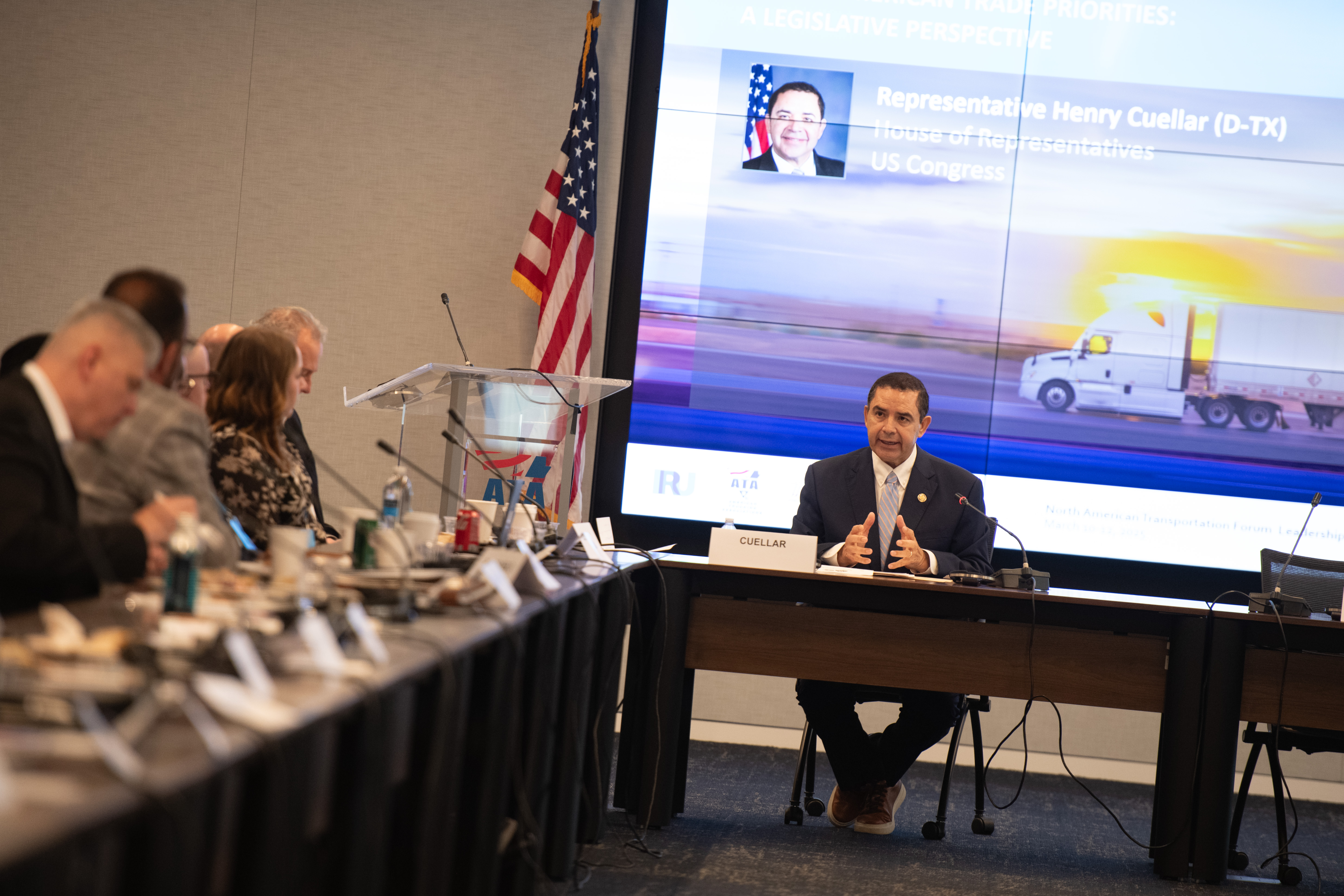 Tariffs, trade and border security top IRU North American dialogue agenda