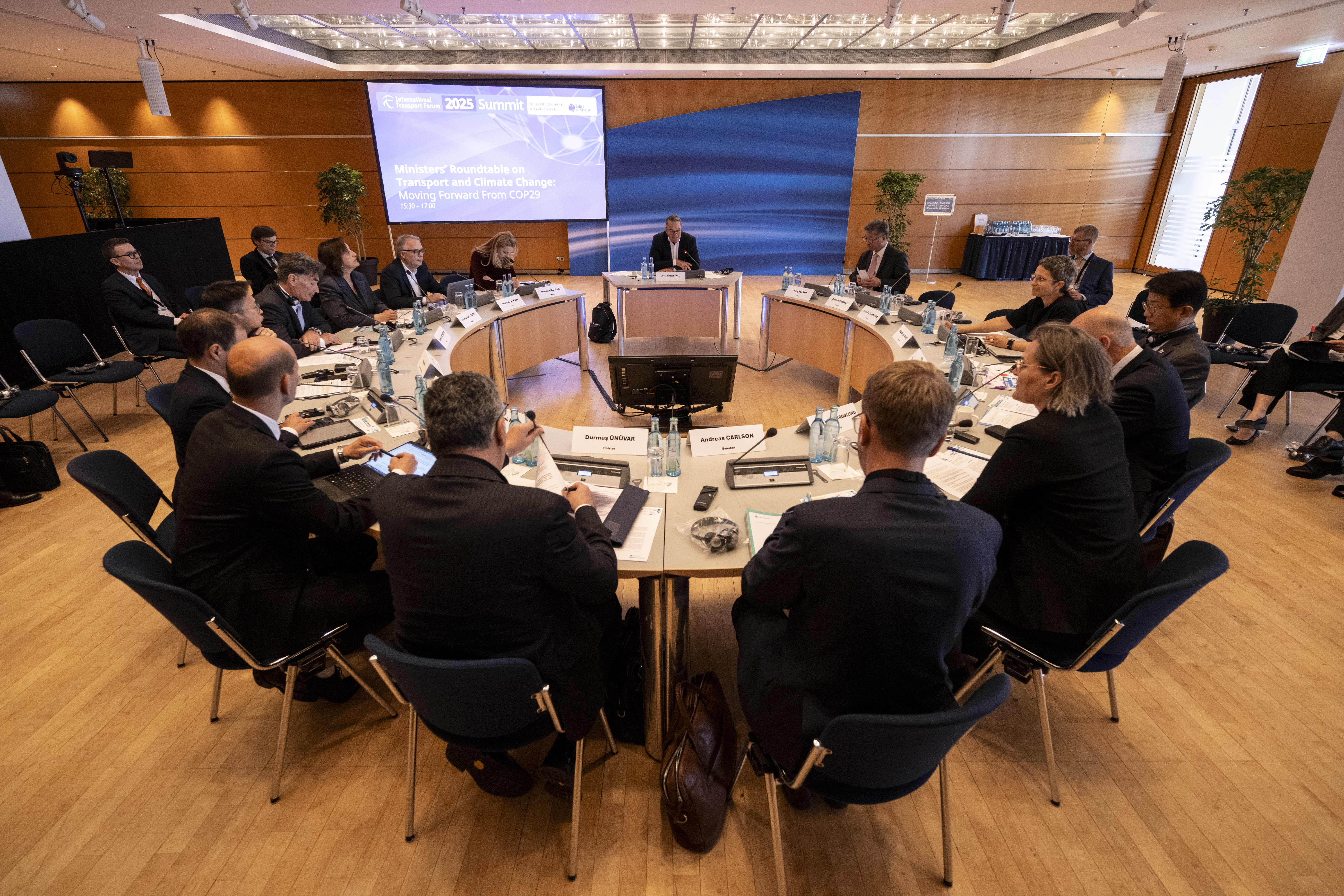 IRU maps decarbonisation and workforce strategies at ITF summit