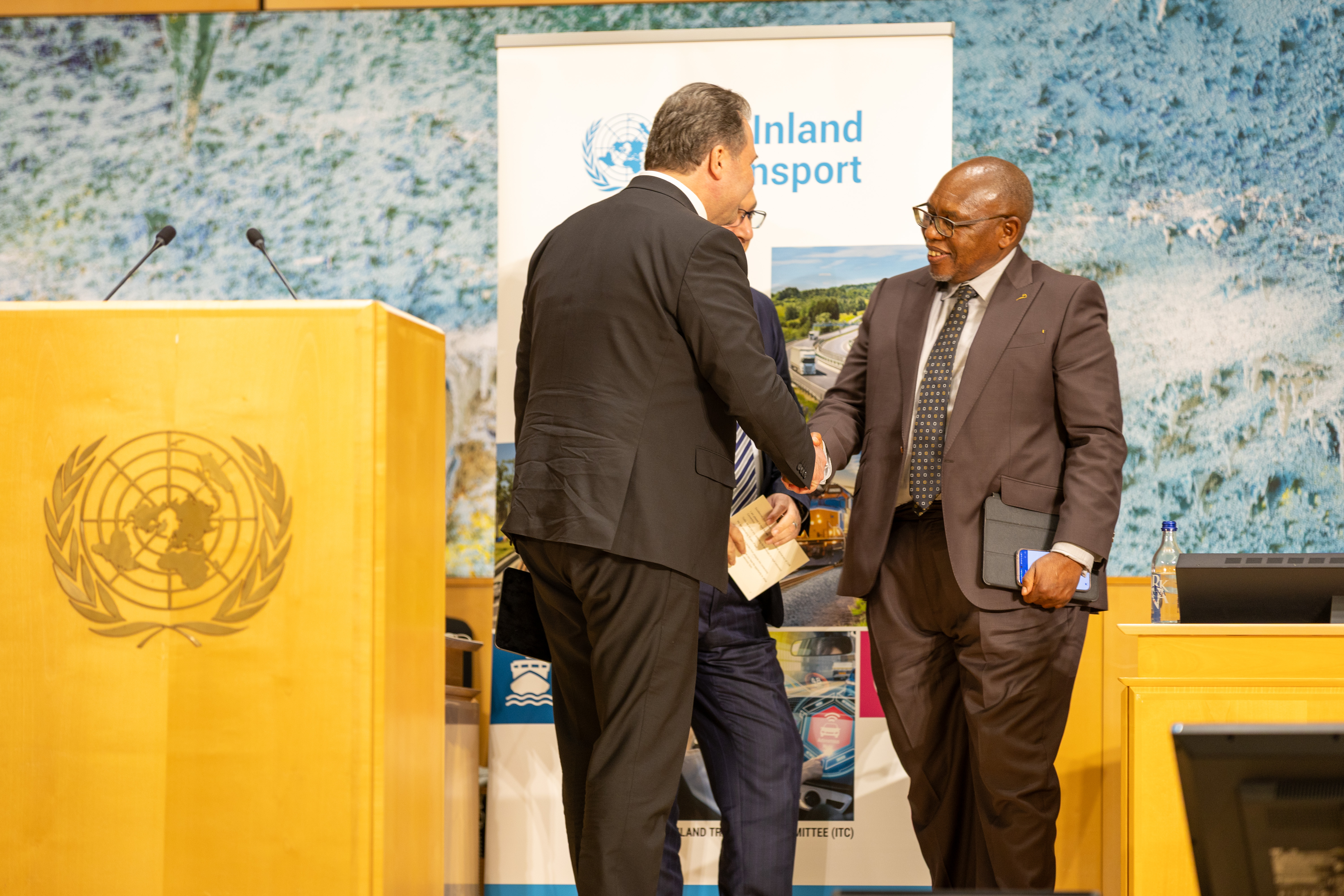 IRU puts trade and borders on agenda at key UN transport discussions