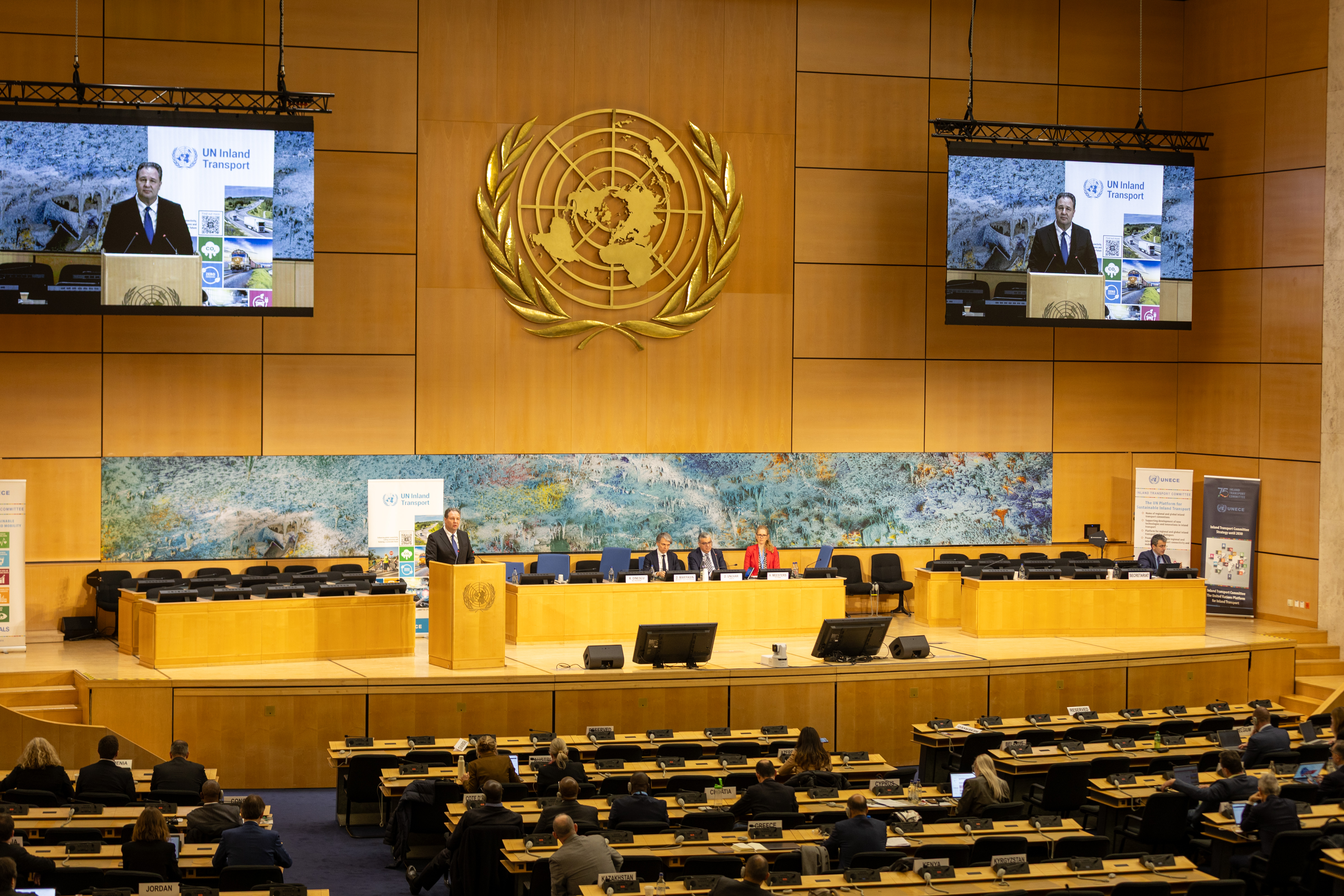 IRU puts trade and borders on agenda at key UN transport discussions