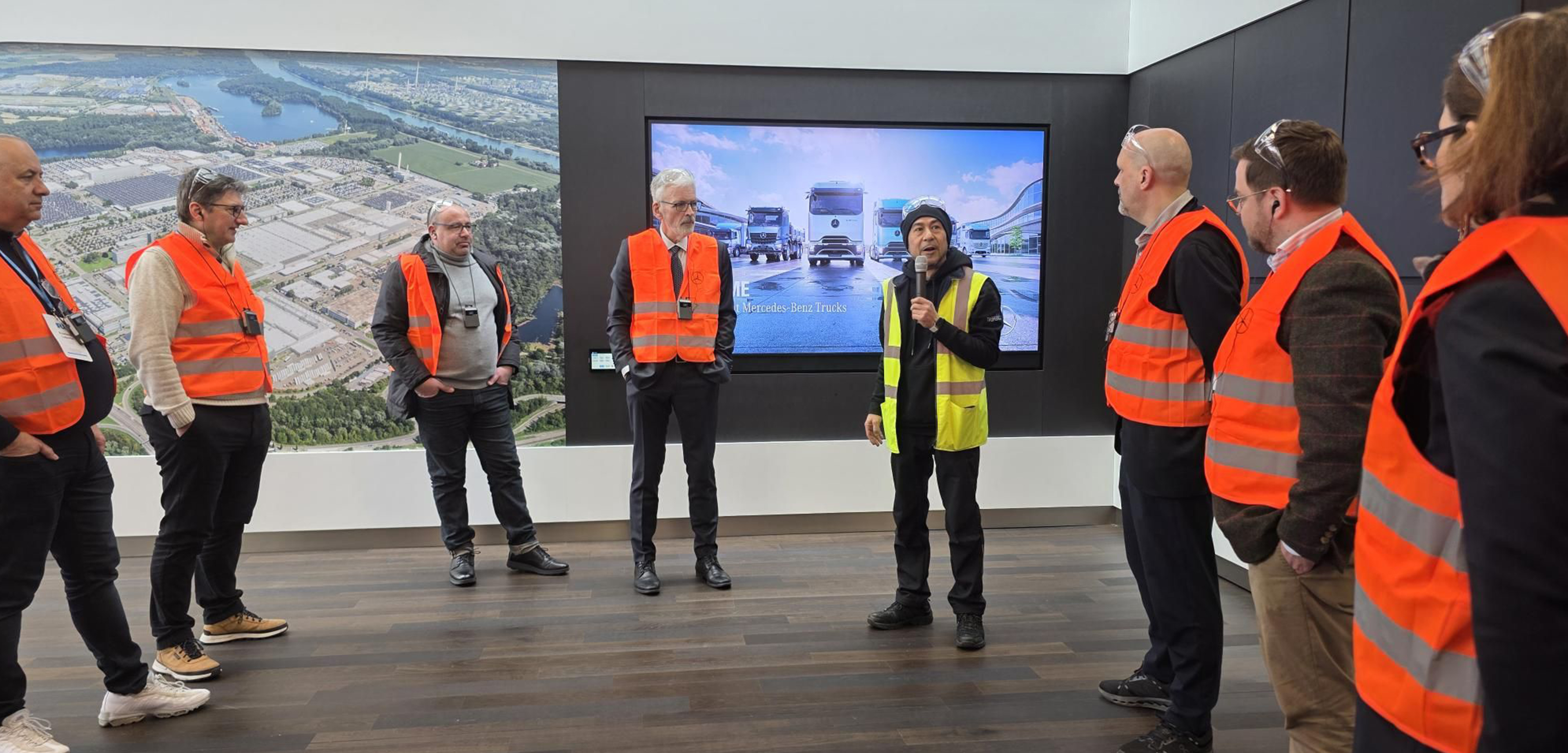 IRU Technology and Innovation Roundtable at Daimler pushes interoperability