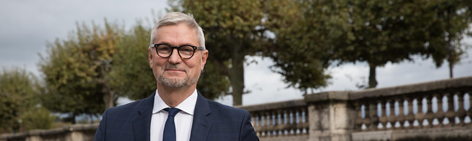 Erik &Oslash;stergaard receives the Austrian Gold Order of Merit