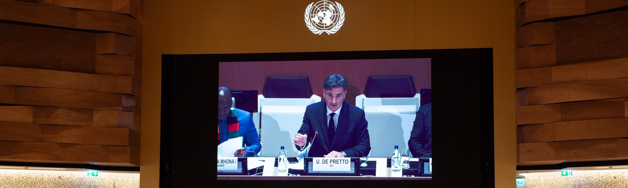 The efficient decarbonisation of roadОчередная сессия Комитета Организации Объединенных Наций по внутреннему транспорту, которая проходит в Женеве, началась с обсуждения эффективной декарбонизации автомобильного транспорта. transport took centre stage at the United Nations Inland Transport Committee&rsquo;s kick-off day in Geneva.