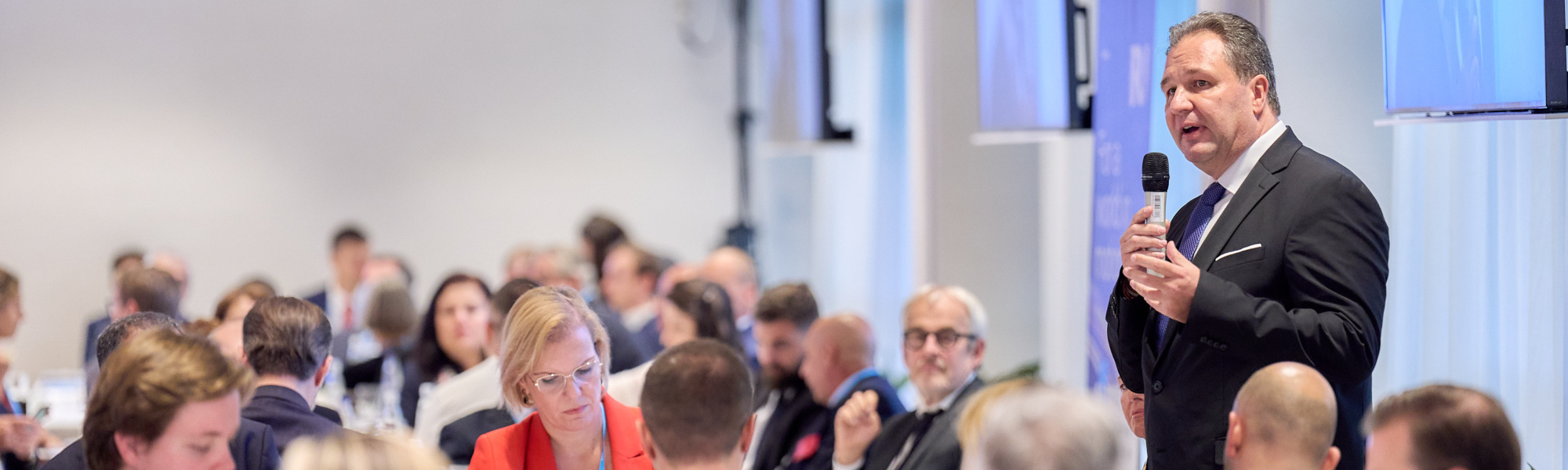 Road transport leaders from across the EU and members of the new European Parliament came together last week for a dinner debate on the sector&rsquo;s top priorities for this legislative term.