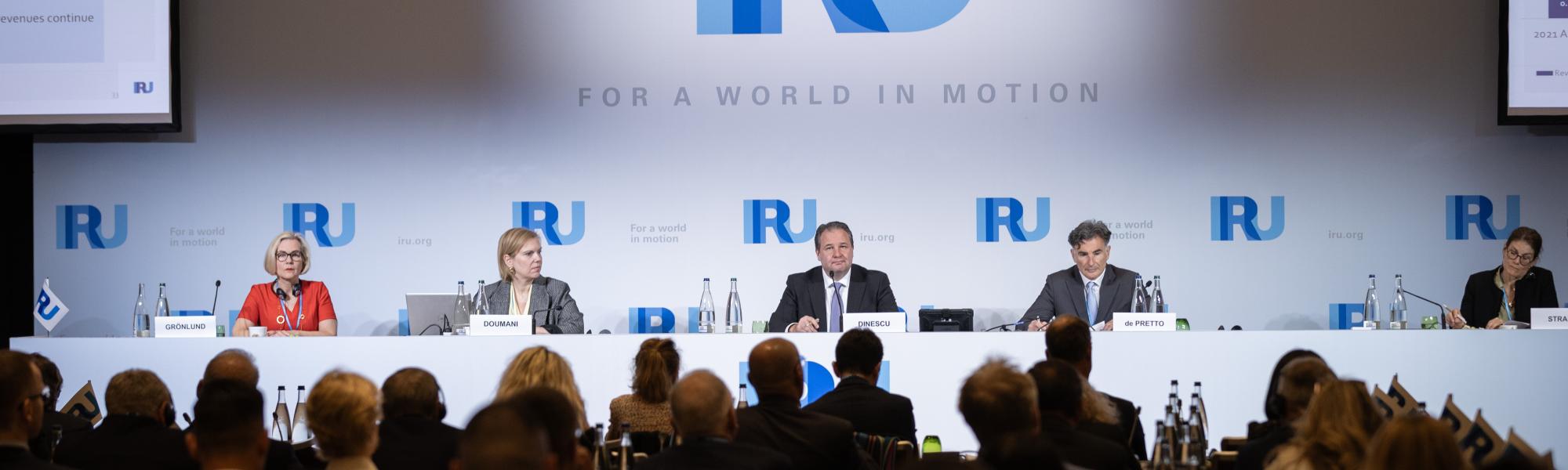 Driving competitiveness: IRU members set priorities at General Assembly