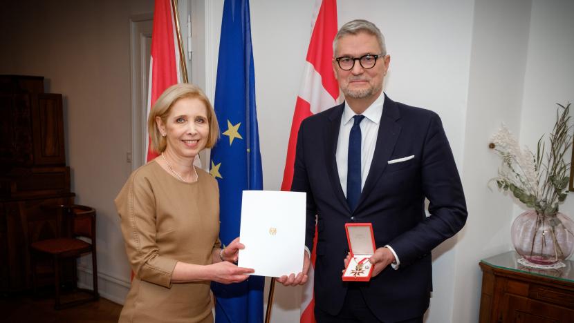 Erik &Oslash;stergaard receives the Austrian Gold Order of Merit