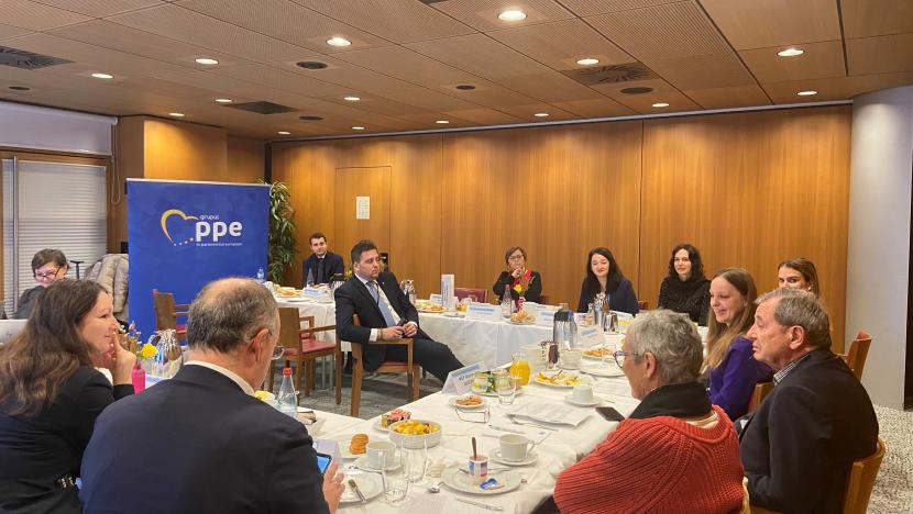 IRU&rsquo;s breakfast discussion focused on two main aspects of the Platform Workers Directive. 