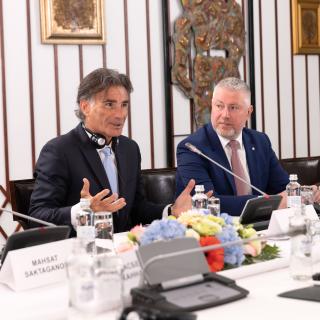 Автомобильные перевозки &mdash; как электричество: IRU в Алматы