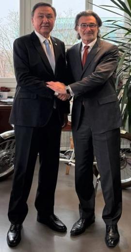 Umberto de Pretto with Kubanychbek Omuraliev the Secretary General of the Organization of Turkic States